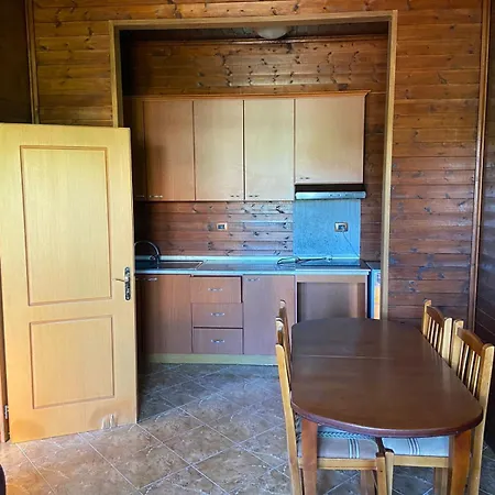 Guest house Guesthouses Gjokazaj Tale Beachfront